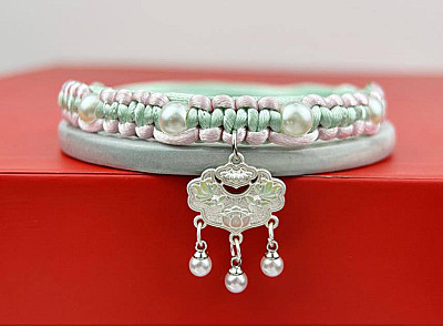 Pearls Collar