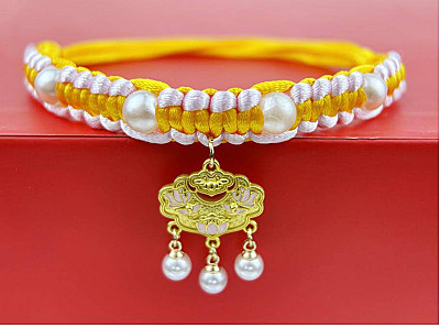 Pearls Collar