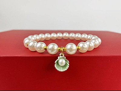 Pearls Collar
