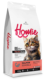 Homieبچه گربه و ماهی سالمون مادر